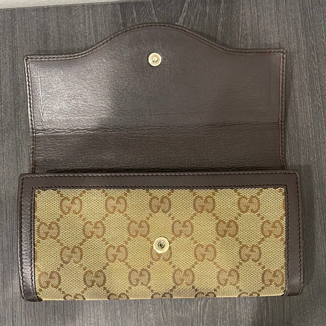 SOLD! Gucci GG Wallet