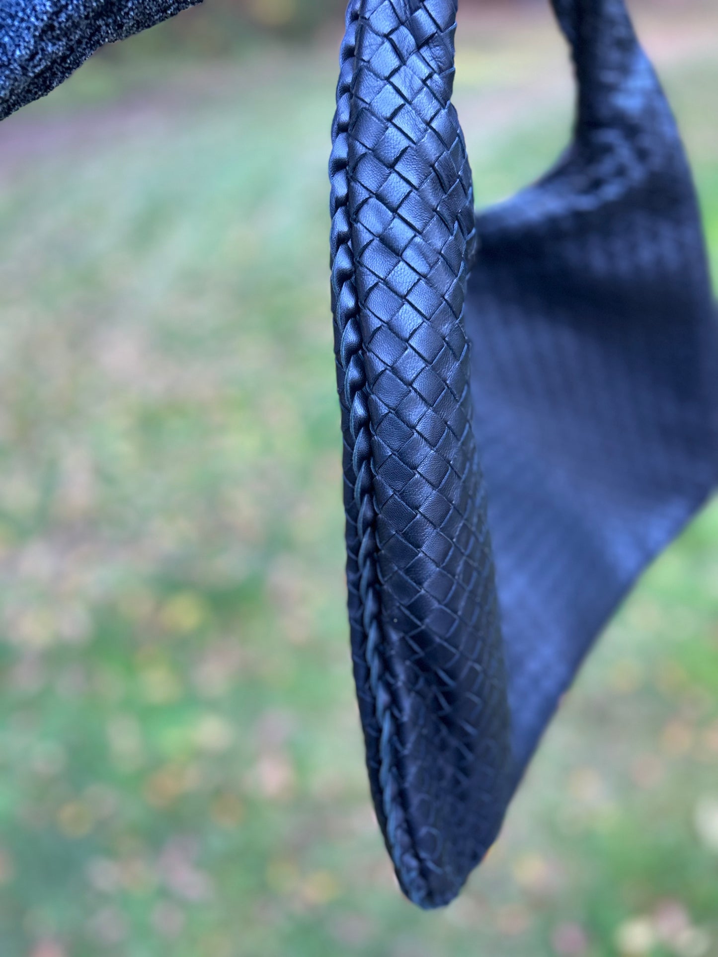 BOTTEGA VENETA Intrecciato Medium Veneta Hobo