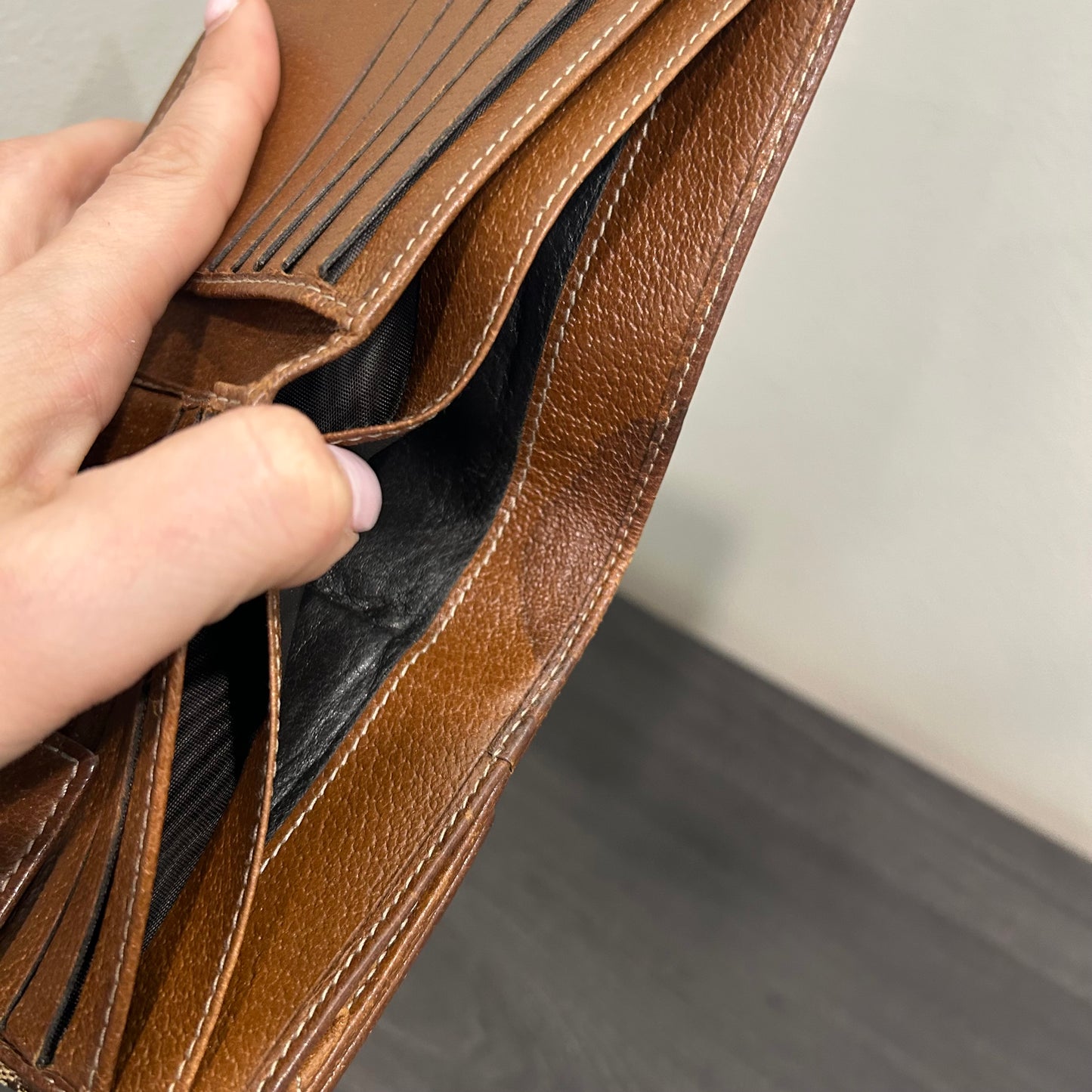 #195 GUCCI Canvas Wallet