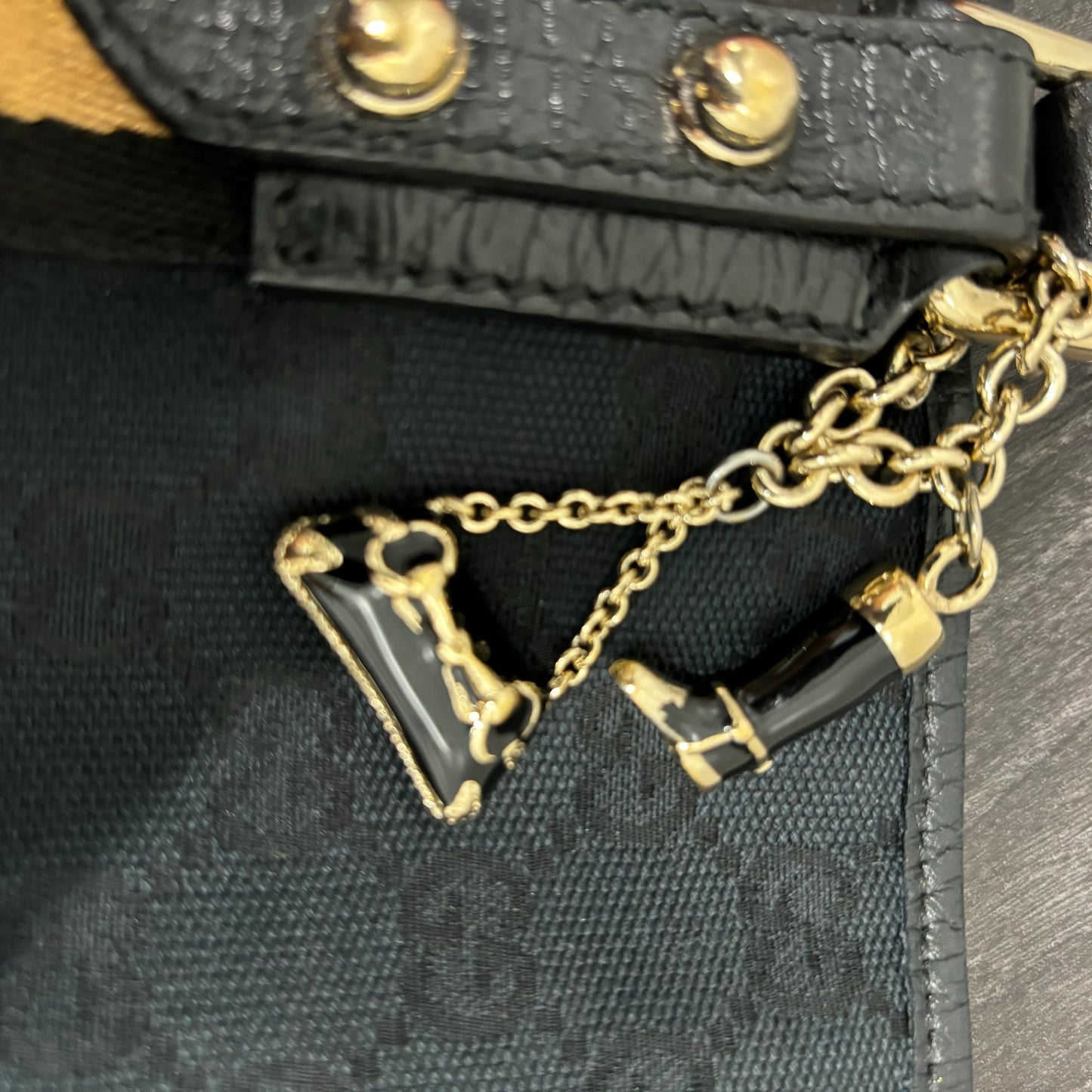 #293 GUCCI Crossbody