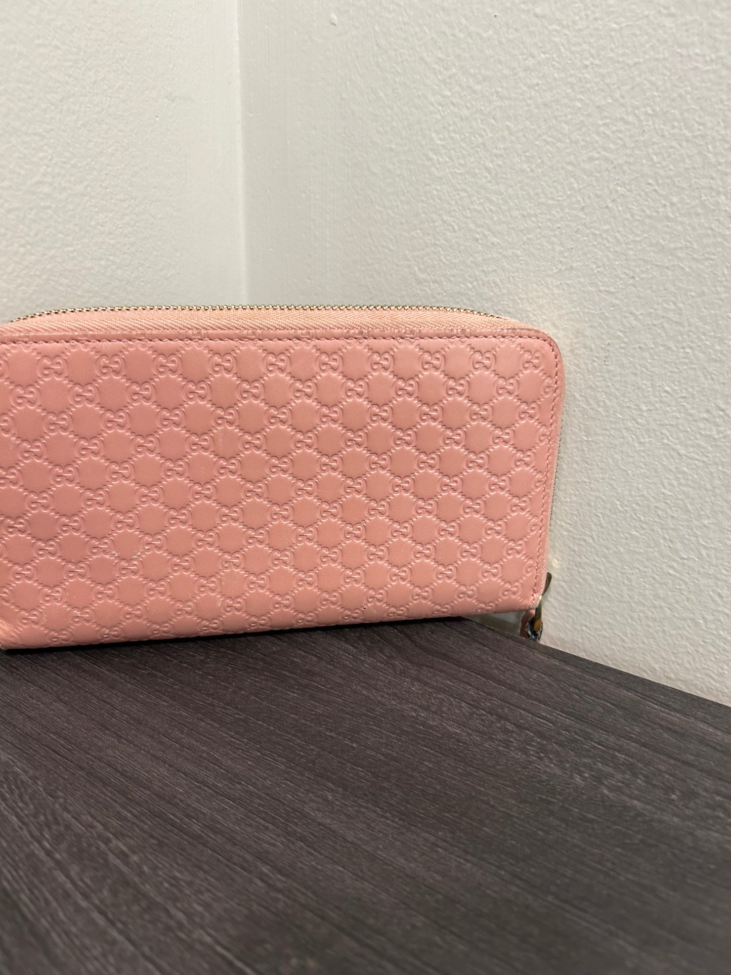 SOLD! Gucci Microguccissima Leather Zippy Wallet