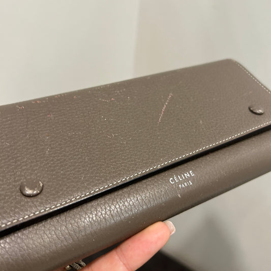 #111 Celine Wallet