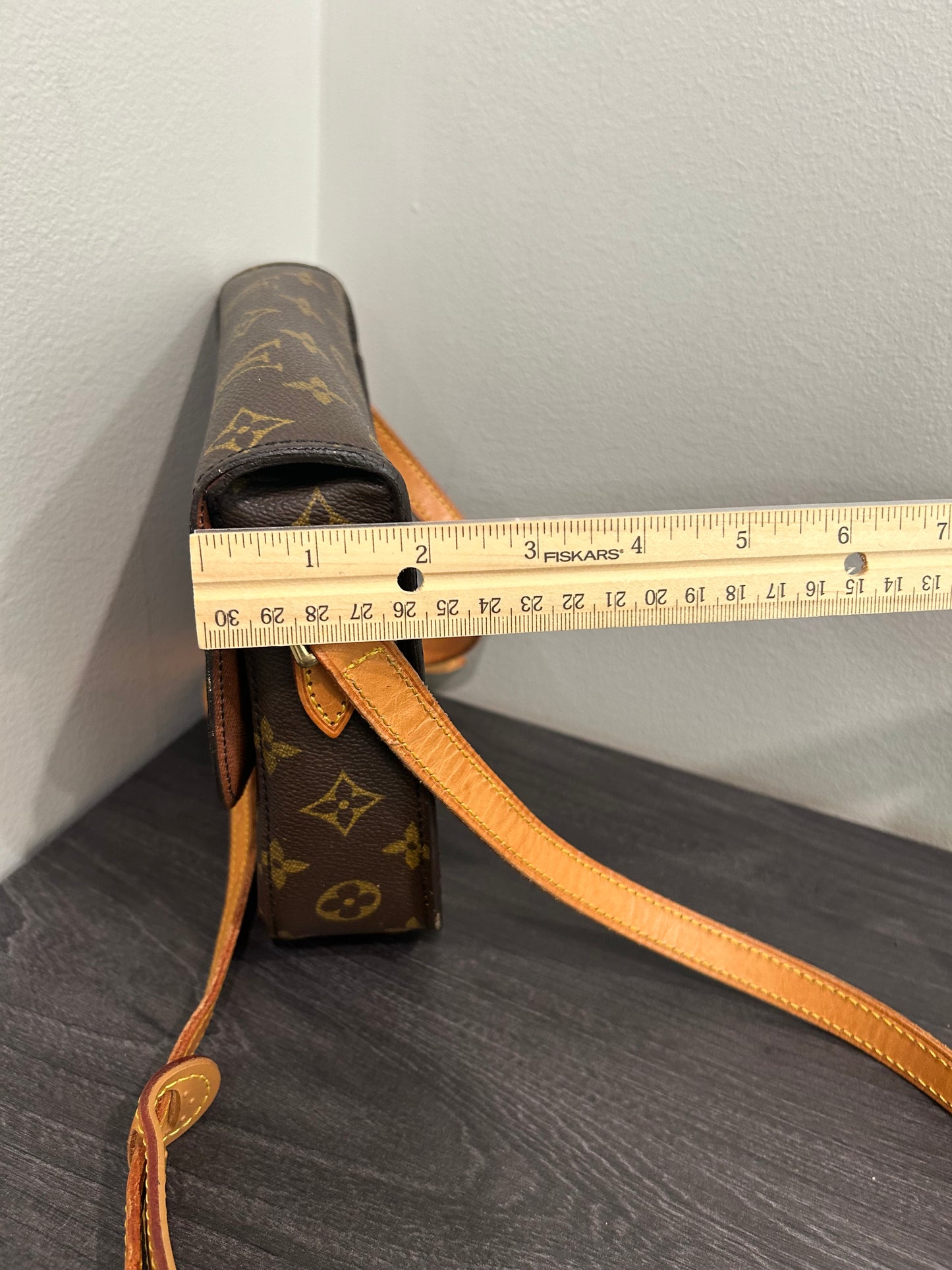 BUY NOW (50% Off for Subscribers) Louis Vuitton Monogram Saint Cloud