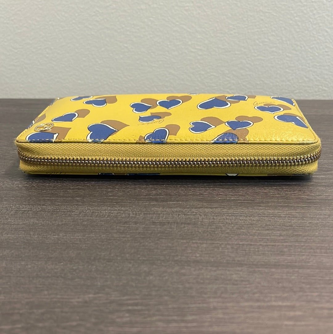 SOLD! Gucci Leather Wallet