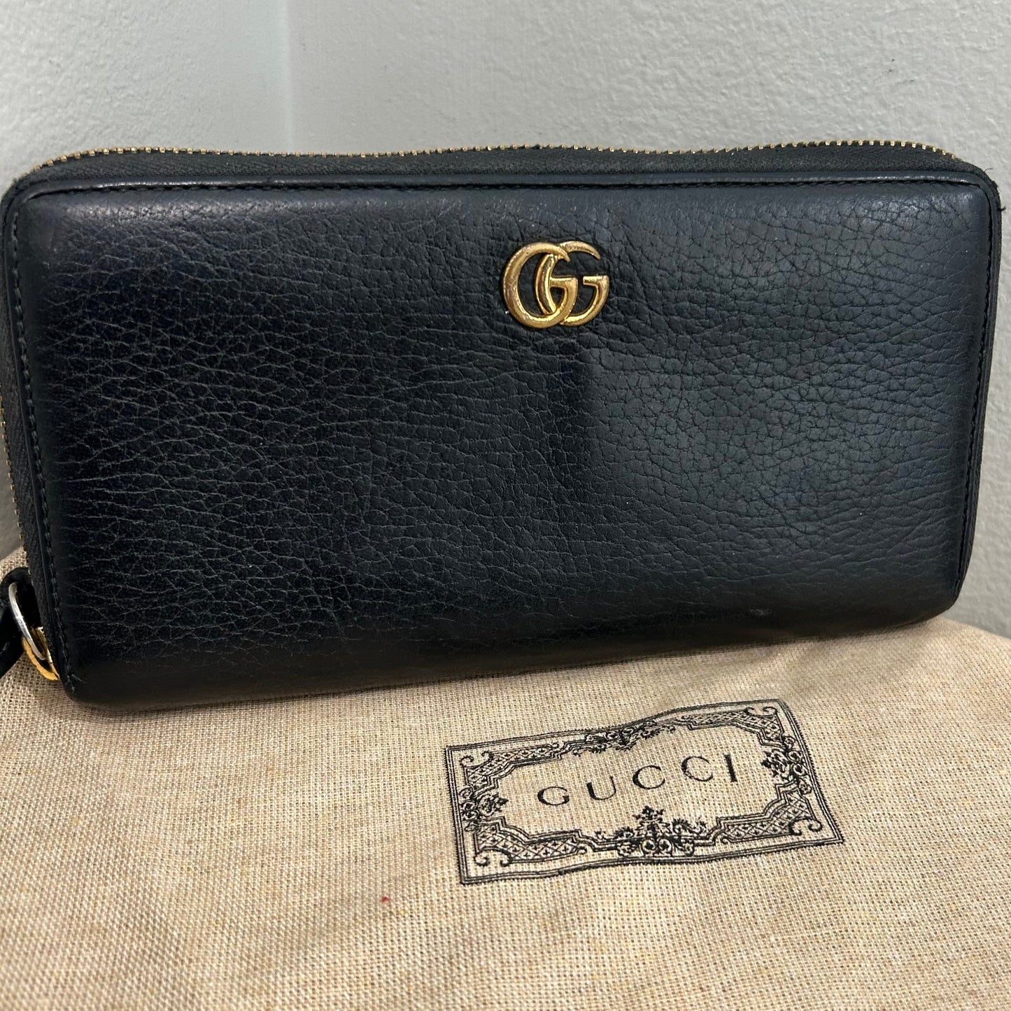#180 GUCCI Marmont Zip Wallet