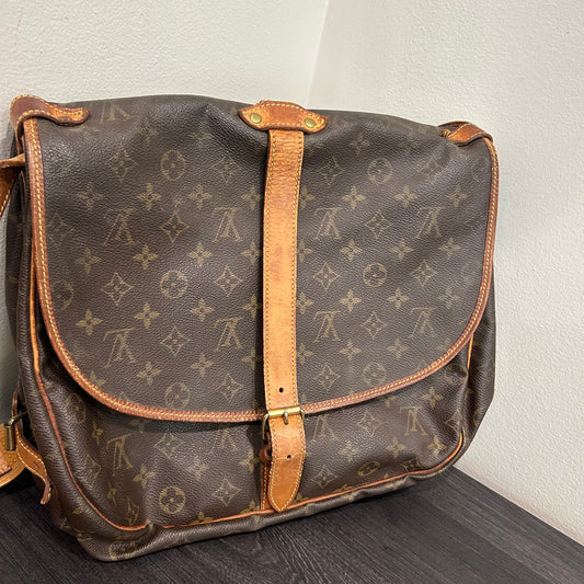 #412 LOUIS VUITTON Samur 35