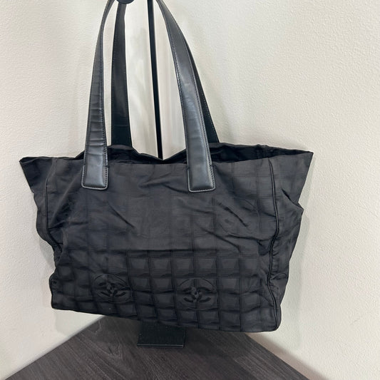 1011 CHANEL Travel Ligne Tote Black