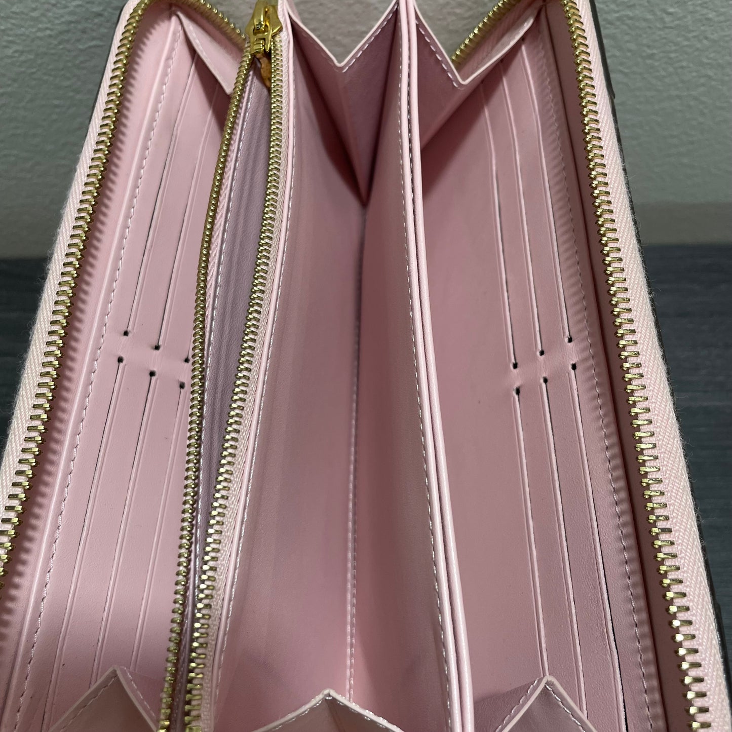 Louis Vuitton Vernis Venice Zippy Wallet & Storage Box