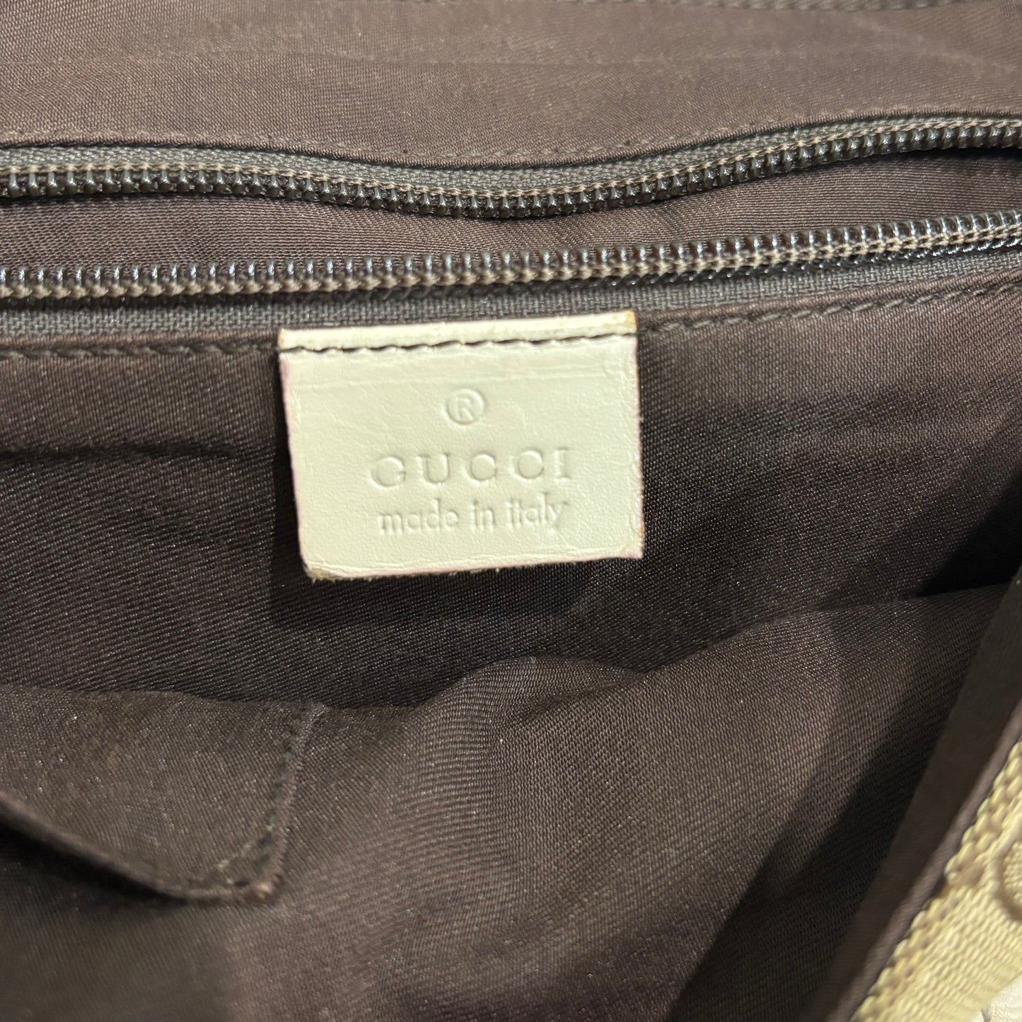 1112 GUCCI Large Messenger