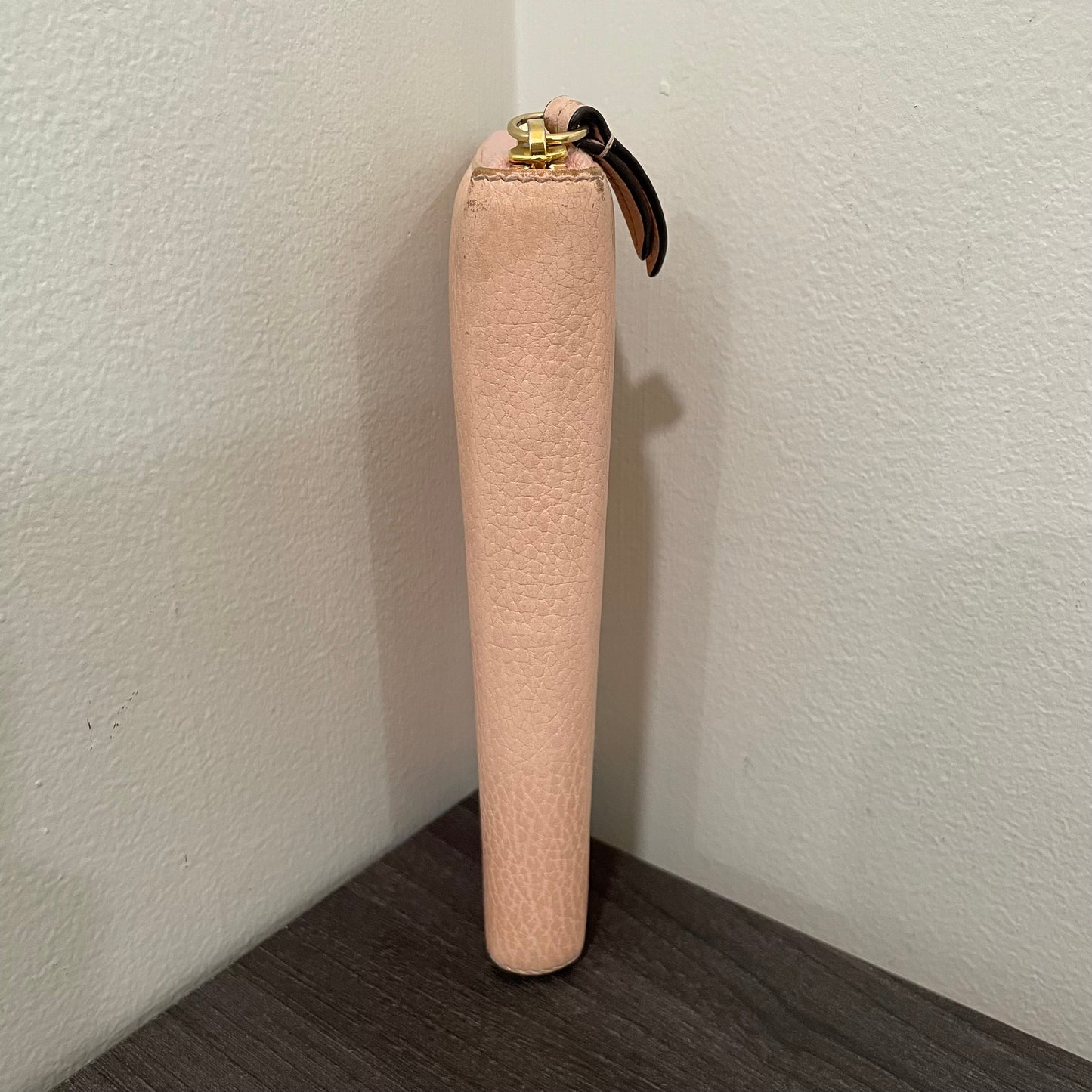 SOLD! Gucci Leather Zippy Wallet