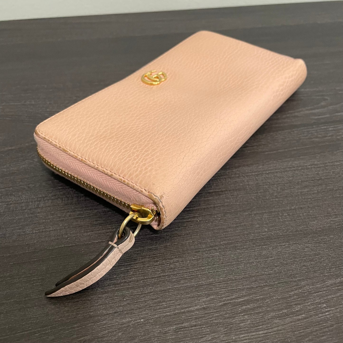 SOLD! Gucci Leather Zippy Wallet