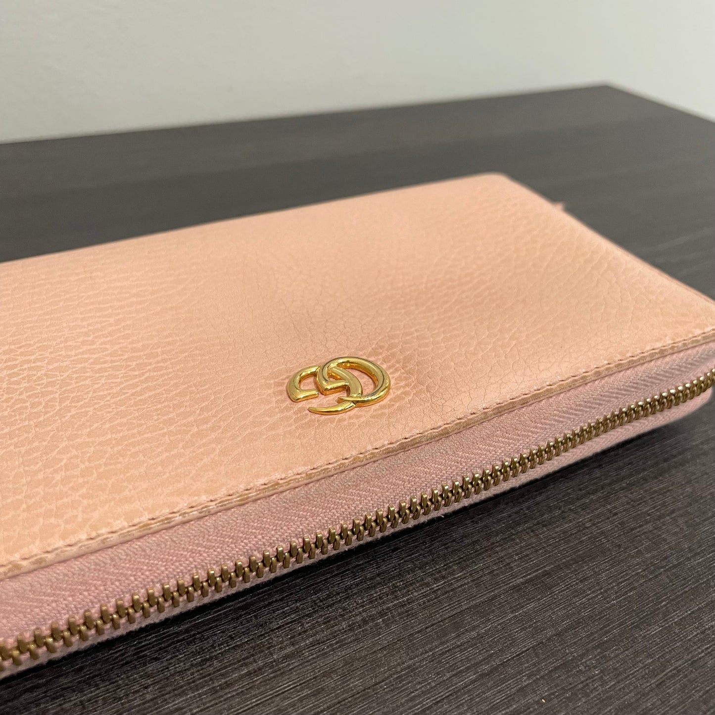 SOLD! Gucci Leather Zippy Wallet