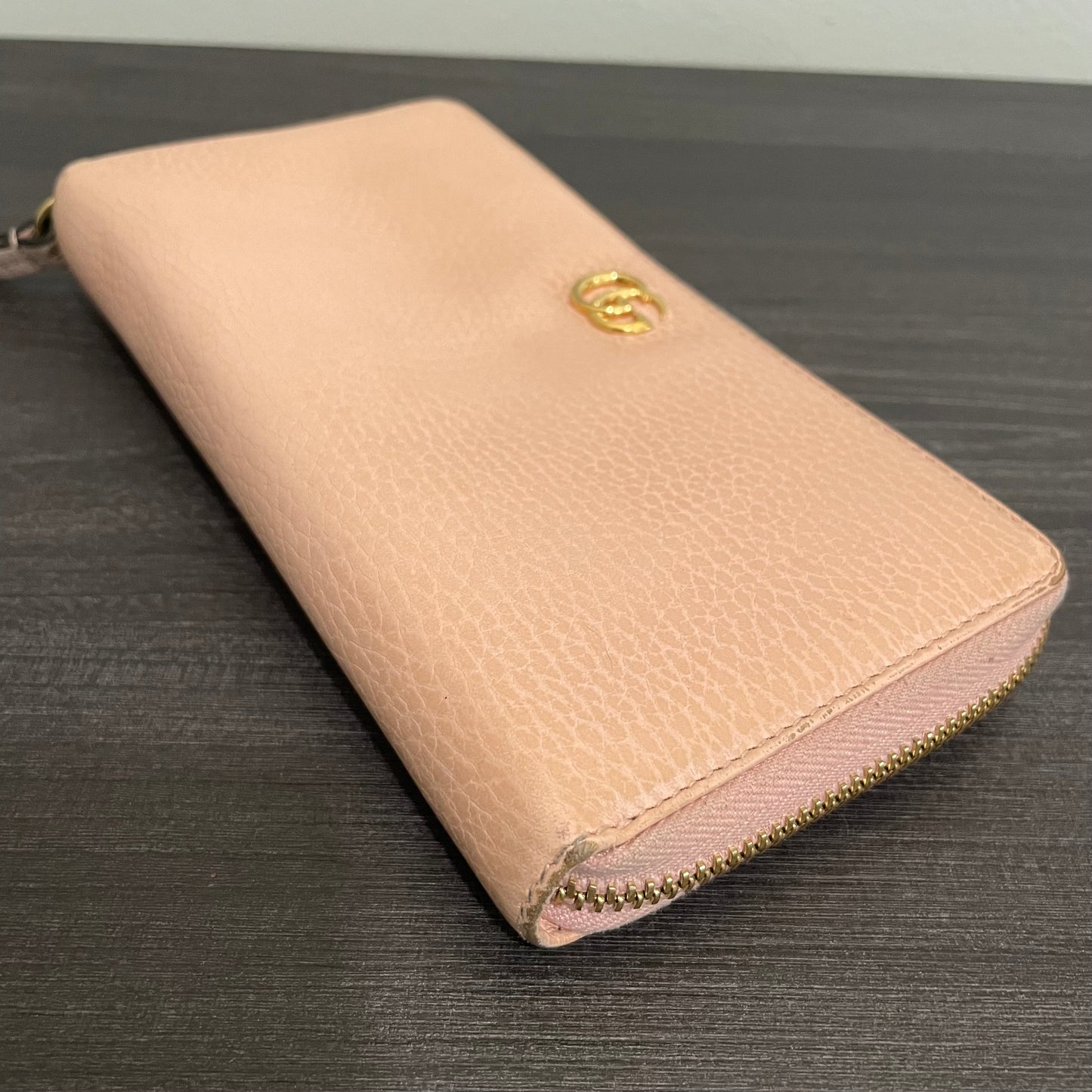 SOLD! Gucci Leather Zippy Wallet