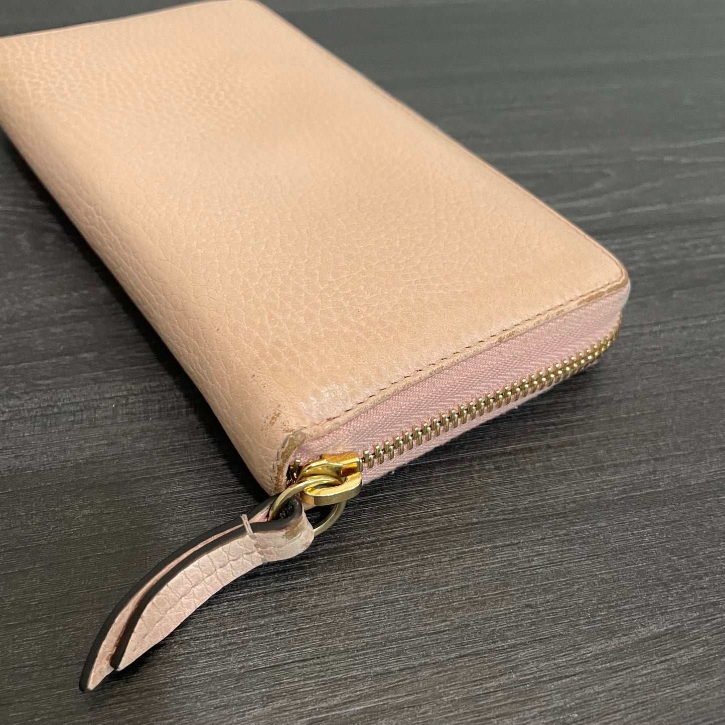 SOLD! Gucci Leather Zippy Wallet