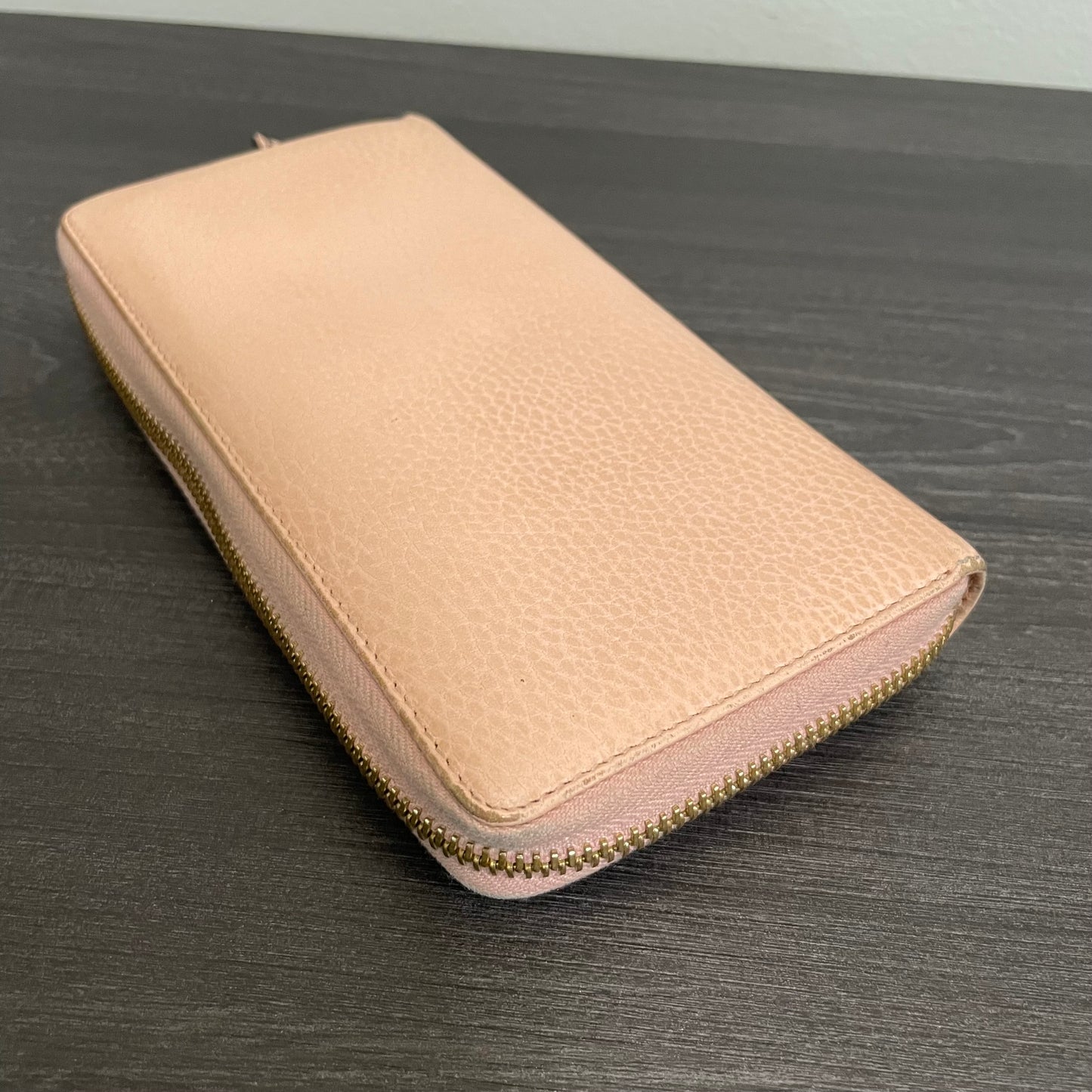 SOLD! Gucci Leather Zippy Wallet