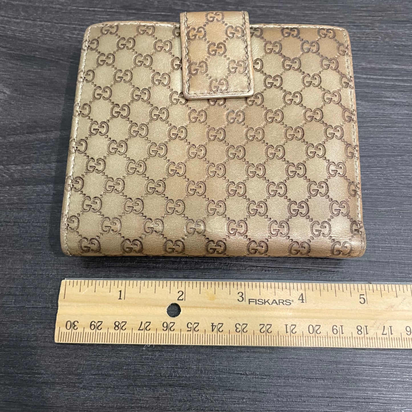 #181 GUCCI GG Leather Compact Wallet