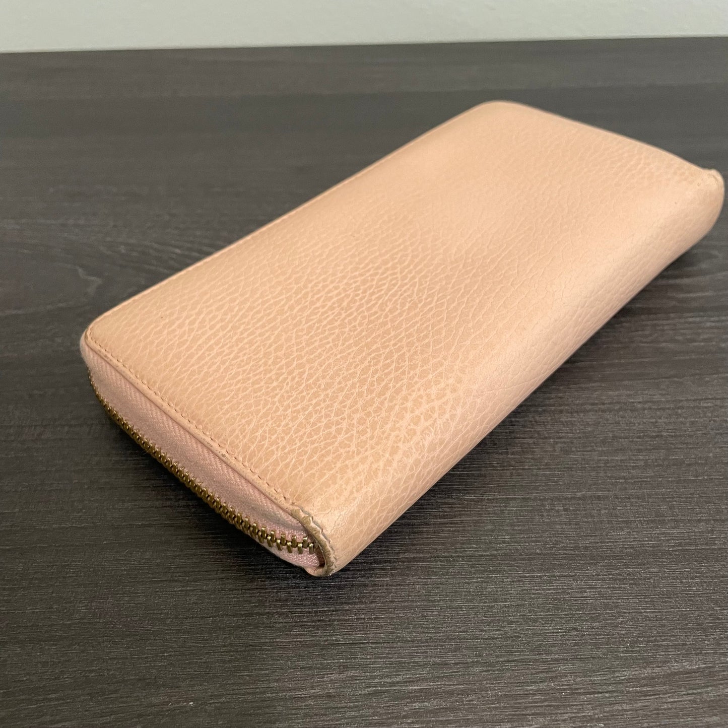 SOLD! Gucci Leather Zippy Wallet