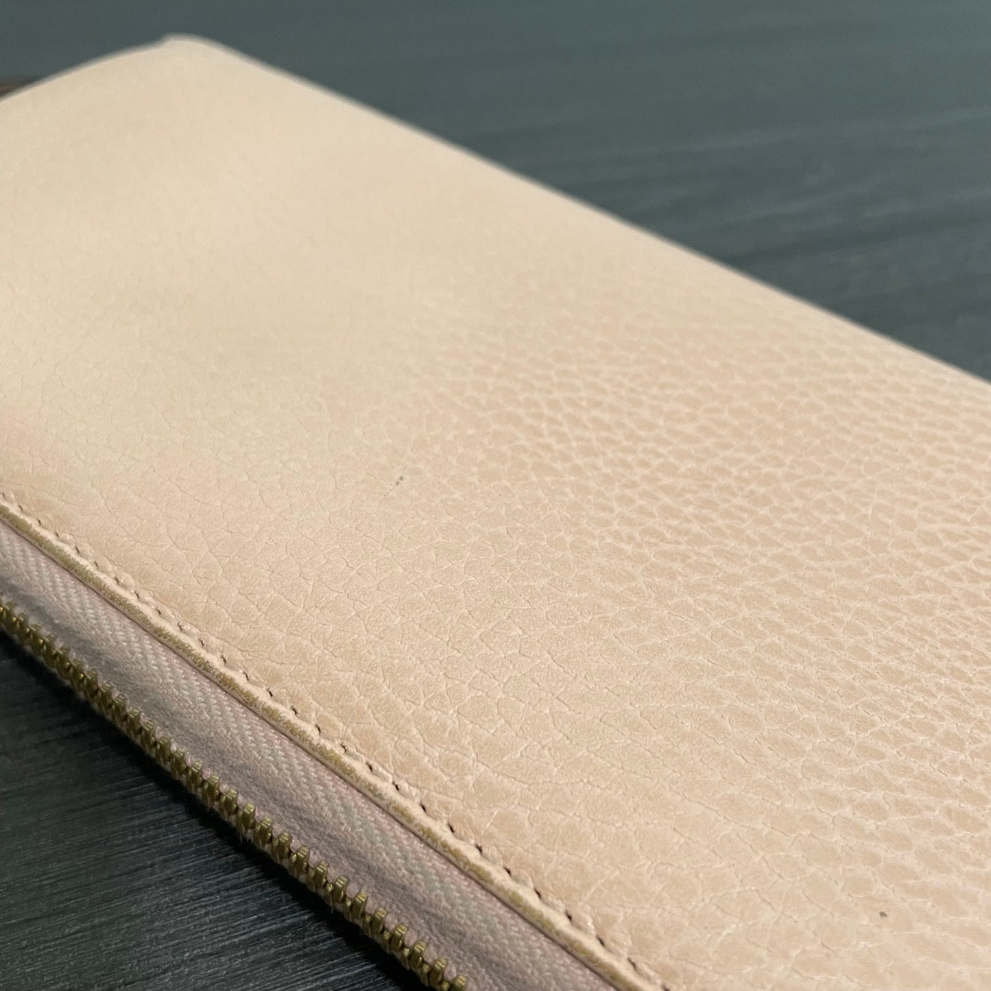 SOLD! Gucci Leather Zippy Wallet