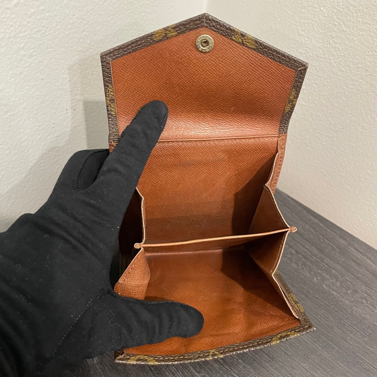 #182 LOUIS VUITTON Monogram Compact Wallet