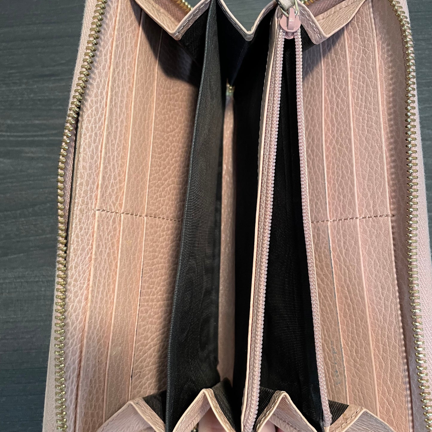 SOLD! Gucci Leather Zippy Wallet