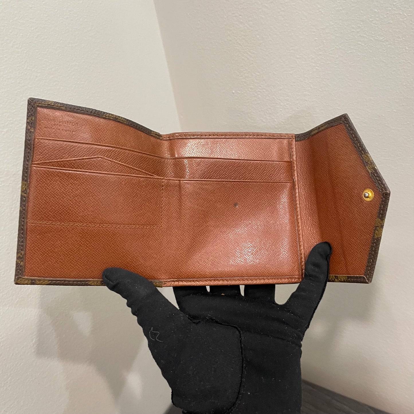 #182 LOUIS VUITTON Monogram Compact Wallet