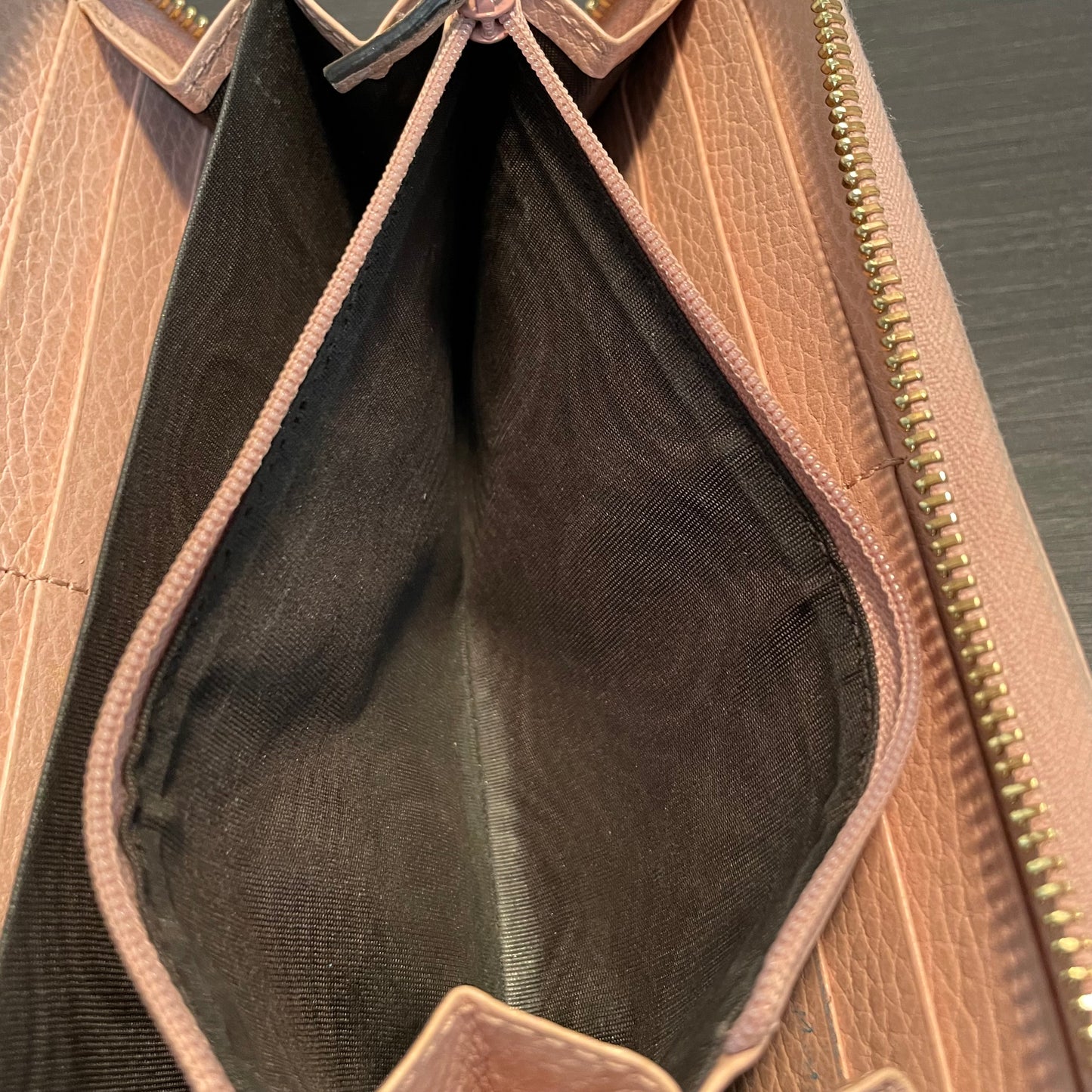 SOLD! Gucci Leather Zippy Wallet
