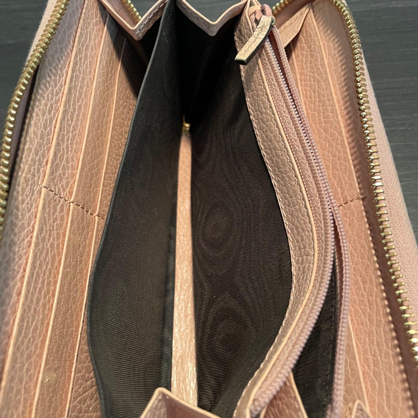 SOLD! Gucci Leather Zippy Wallet