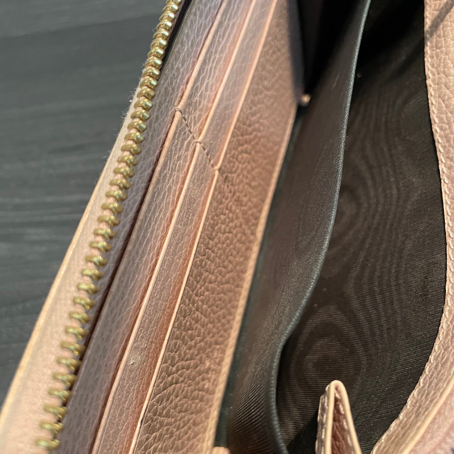 SOLD! Gucci Leather Zippy Wallet