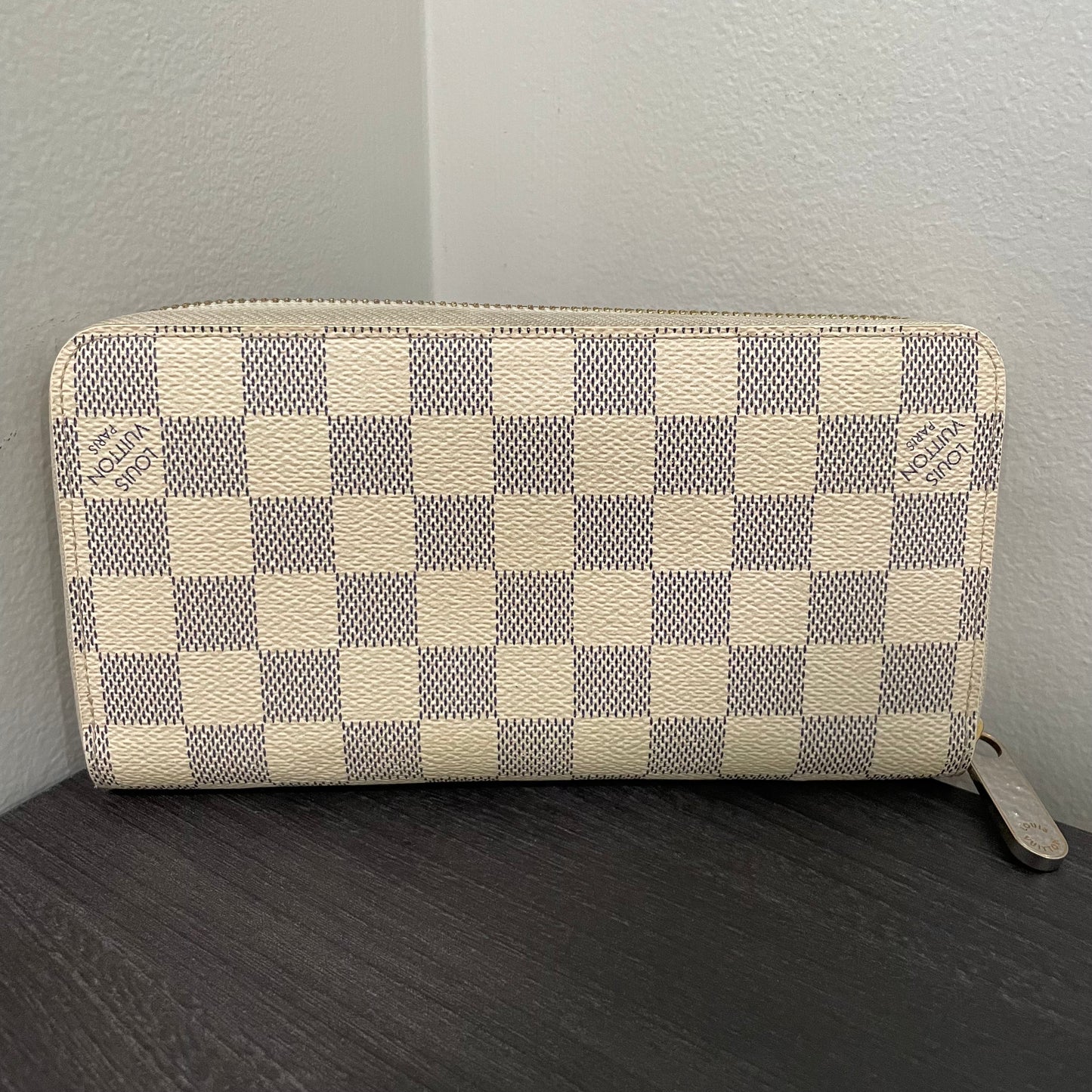 July-9 BAG DROP (Subscriber Price $150) Louis Vuitton Damier Azur Zippy Wallet
