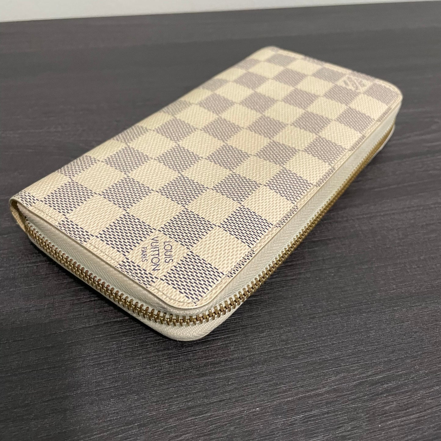 July-9 BAG DROP (Subscriber Price $150) Louis Vuitton Damier Azur Zippy Wallet