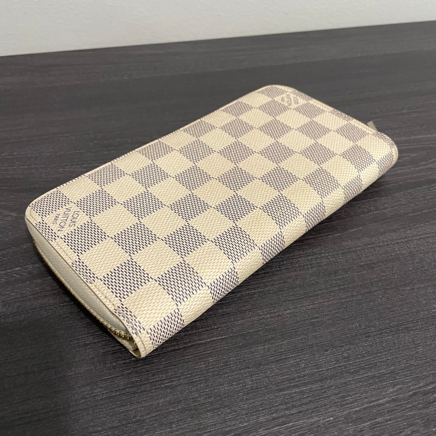 July-9 BAG DROP (Subscriber Price $150) Louis Vuitton Damier Azur Zippy Wallet