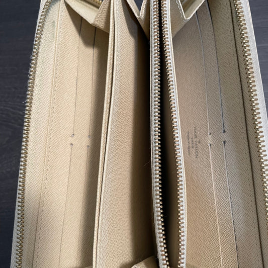 July-9 BAG DROP (Subscriber Price $150) Louis Vuitton Damier Azur Zippy Wallet