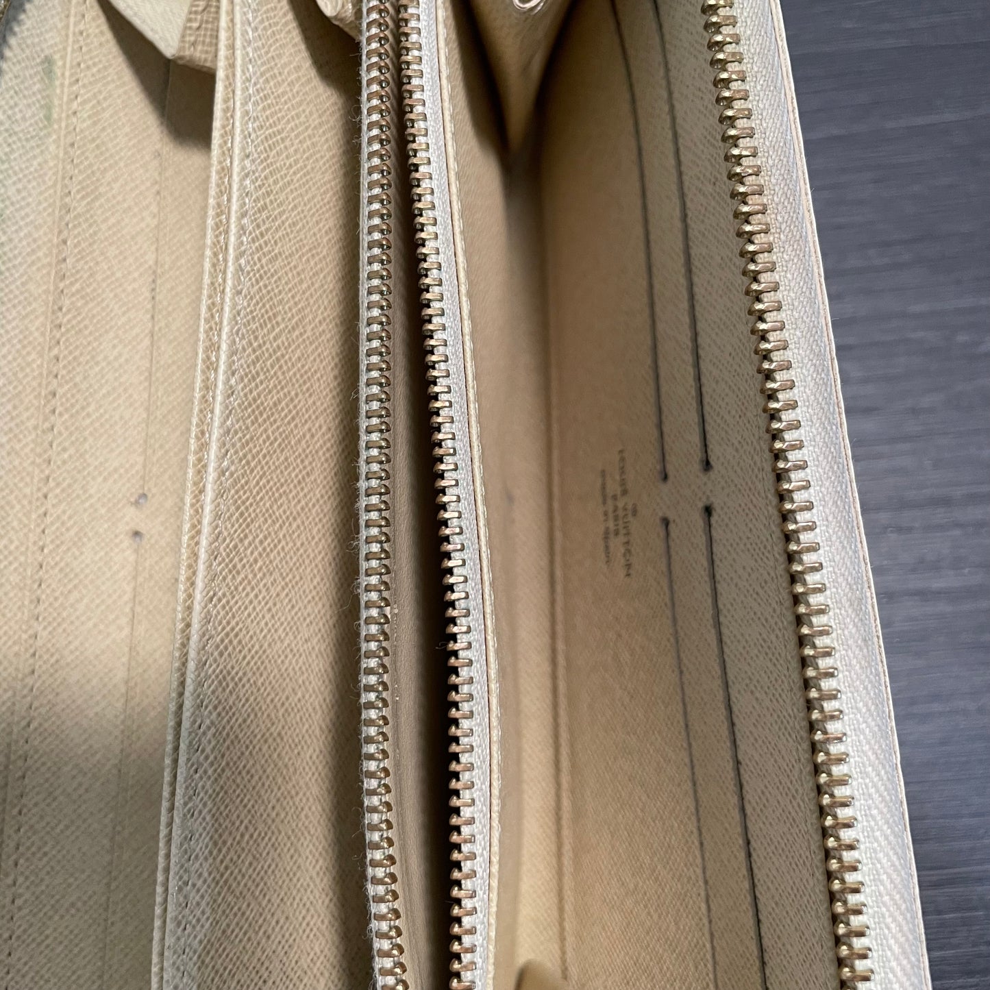 July-9 BAG DROP (Subscriber Price $150) Louis Vuitton Damier Azur Zippy Wallet