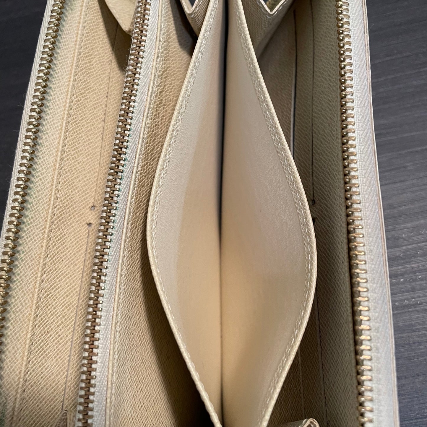 July-9 BAG DROP (Subscriber Price $150) Louis Vuitton Damier Azur Zippy Wallet