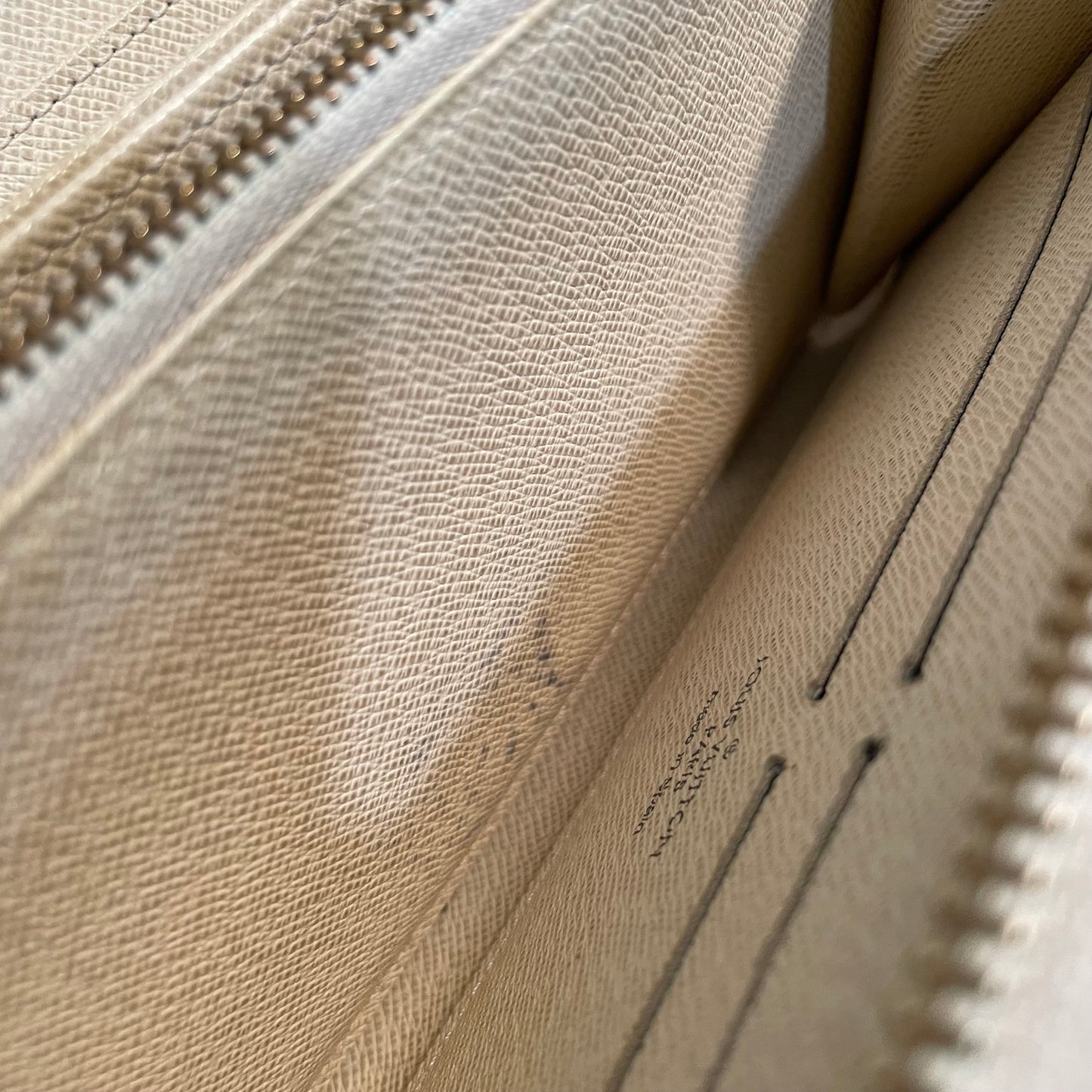 July-9 BAG DROP (Subscriber Price $150) Louis Vuitton Damier Azur Zippy Wallet
