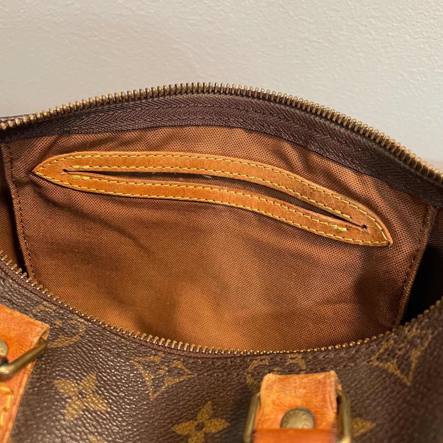 July-9 BAG DROP (Subscriber Price $290) Louis Vuitton Monogram Speedy 25 with Lock & Key