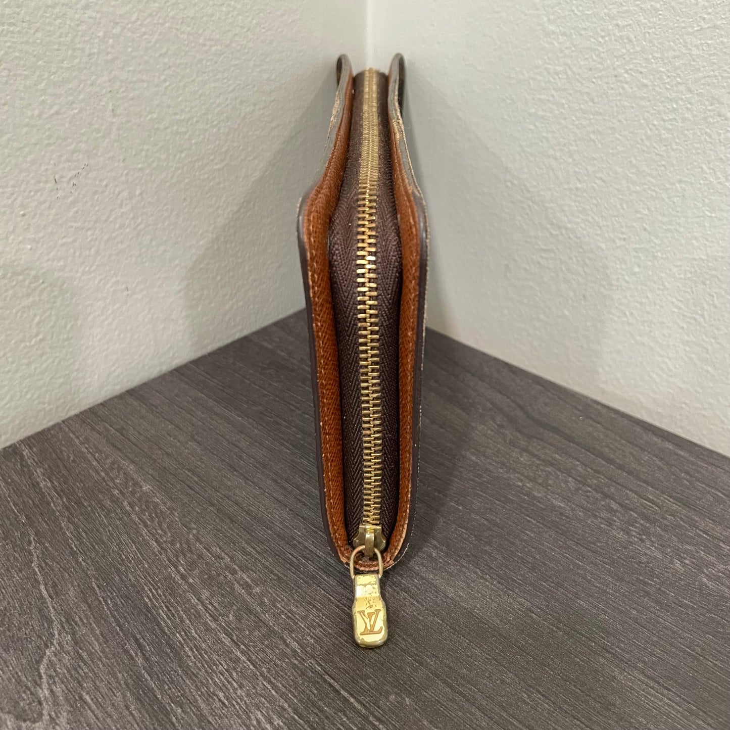 July-9 BAG DROP (Subscriber Price $200) Louis Vuitton Monogram Zippy Wallet