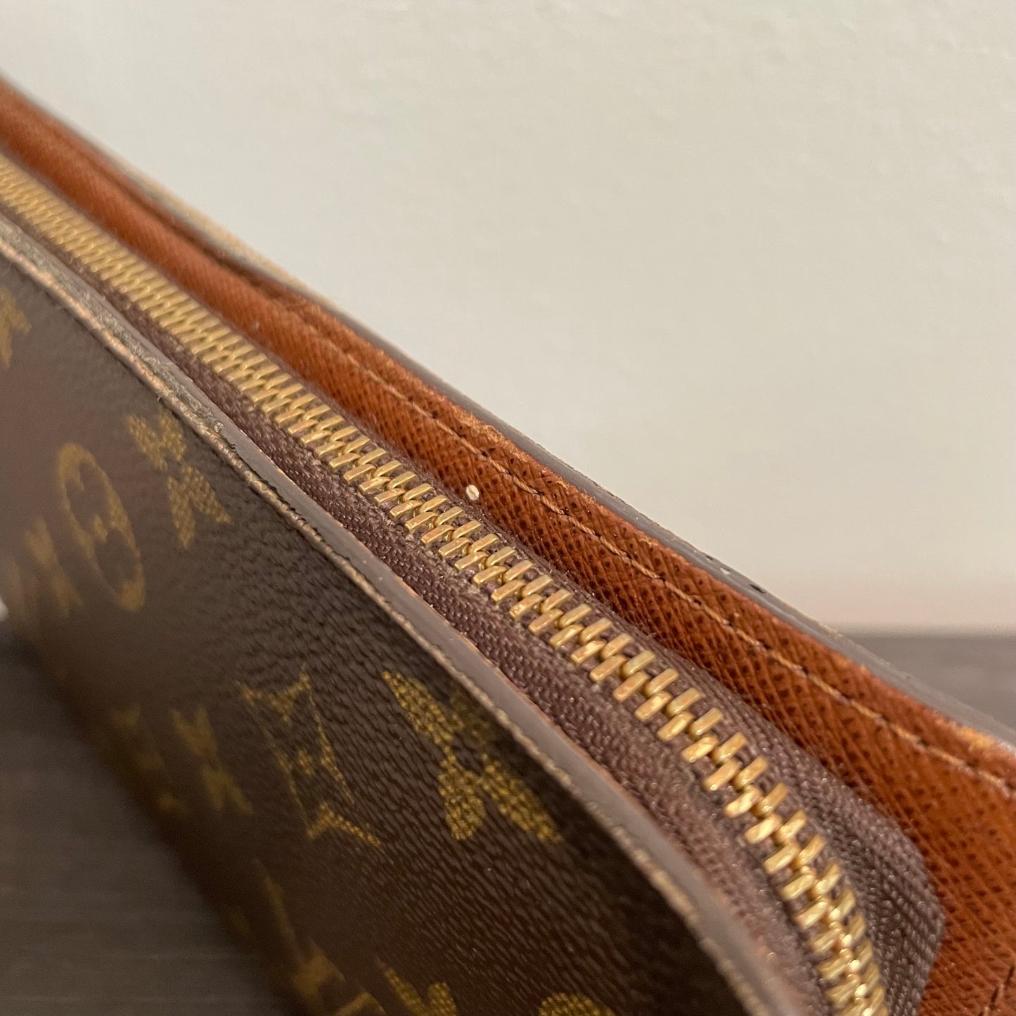 July-9 BAG DROP (Subscriber Price $200) Louis Vuitton Monogram Zippy Wallet