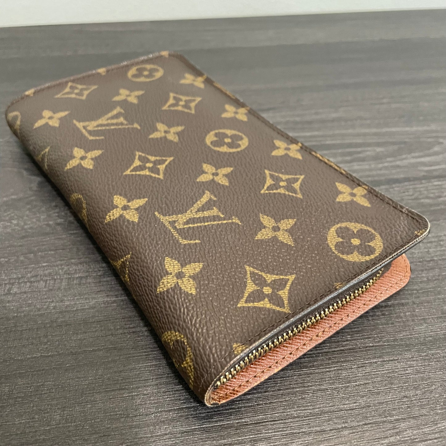July-9 BAG DROP (Subscriber Price $200) Louis Vuitton Monogram Zippy Wallet
