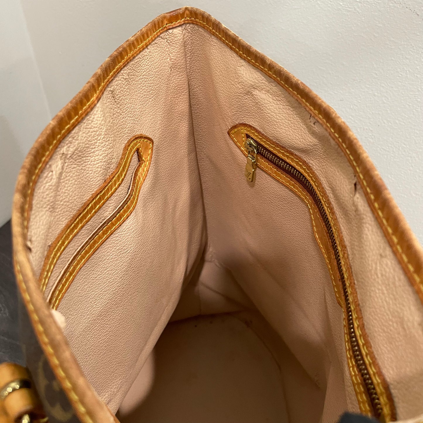 #604 LOUIS VUITTON Monogram Bucket Shoulder Bag
