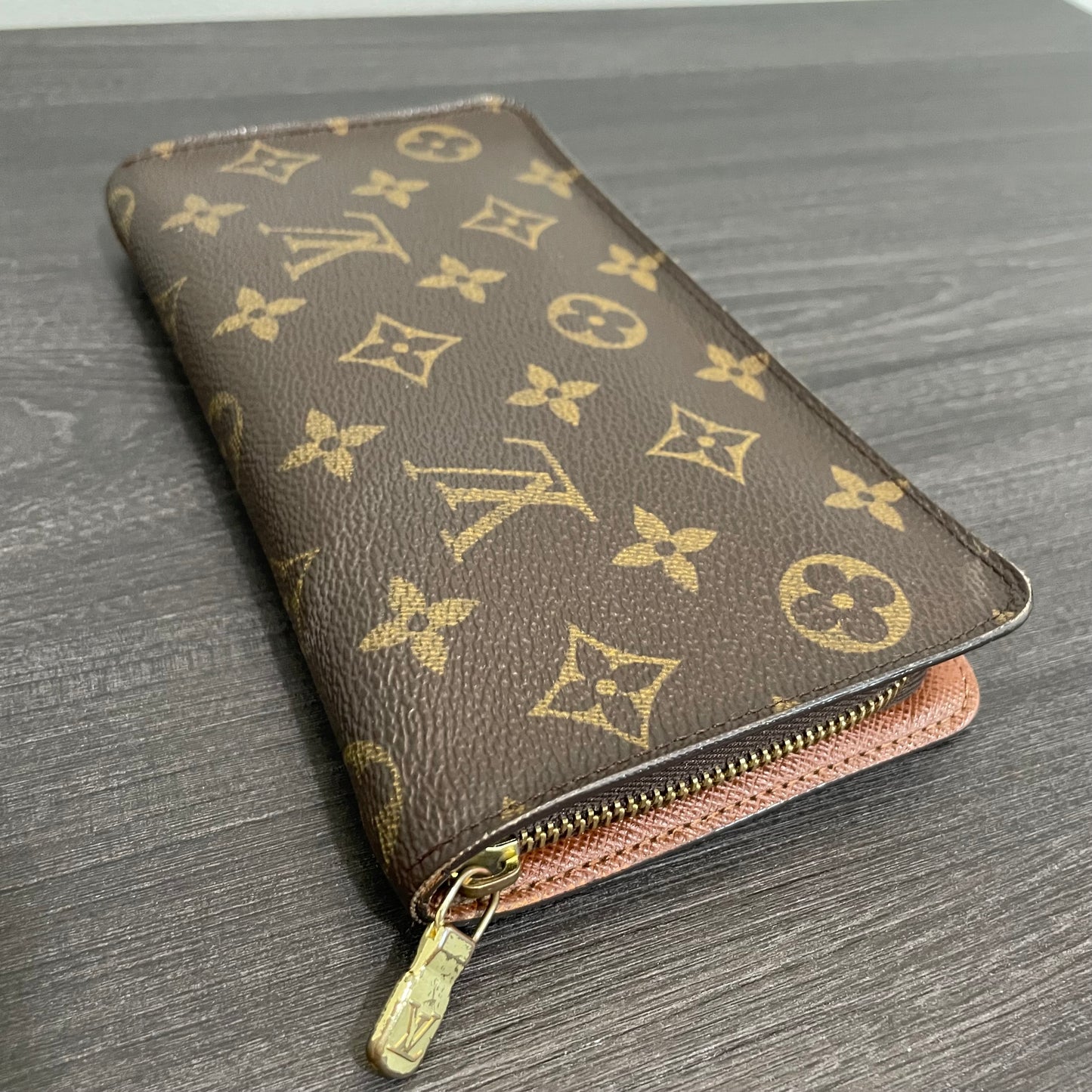 July-9 BAG DROP (Subscriber Price $200) Louis Vuitton Monogram Zippy Wallet