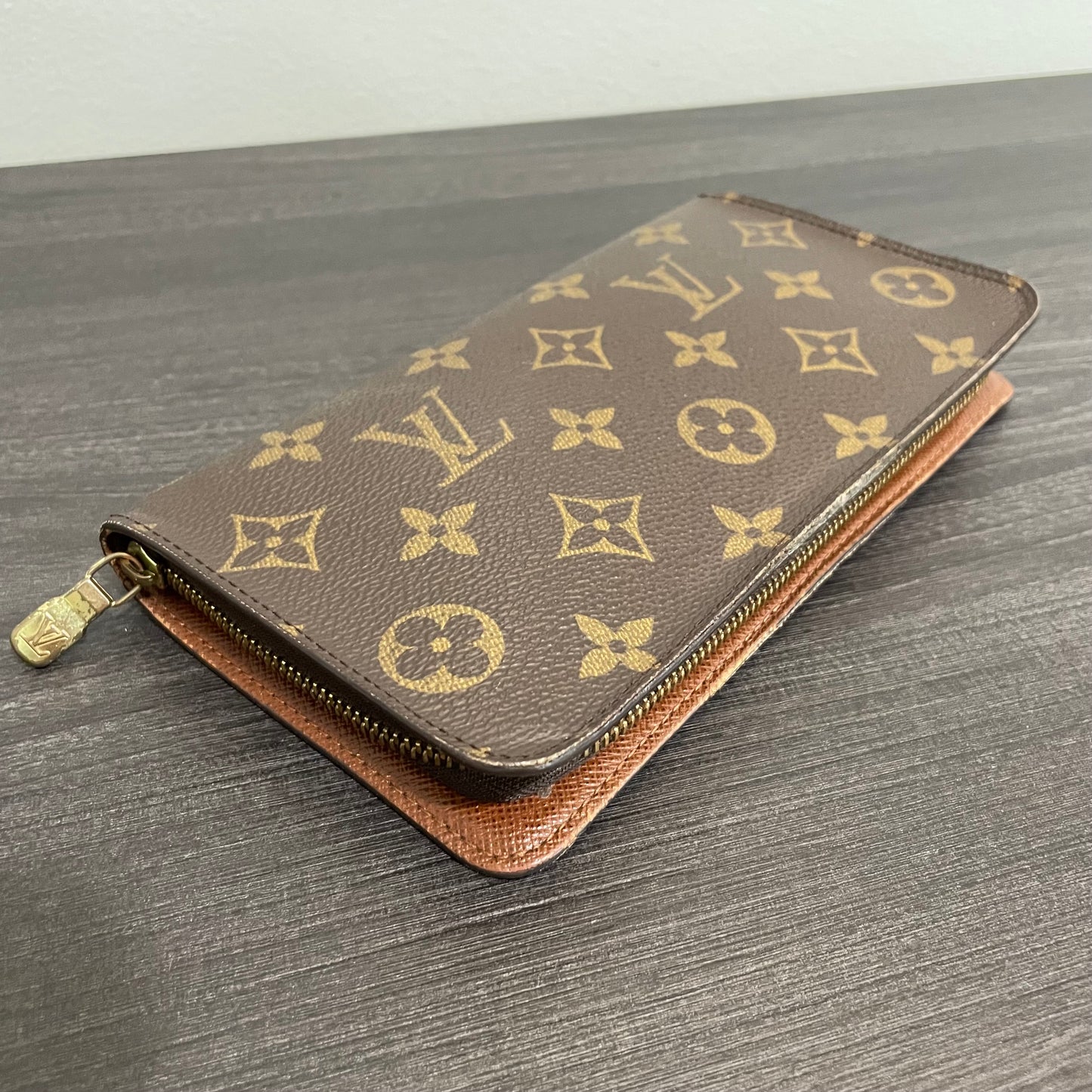 July-9 BAG DROP (Subscriber Price $200) Louis Vuitton Monogram Zippy Wallet