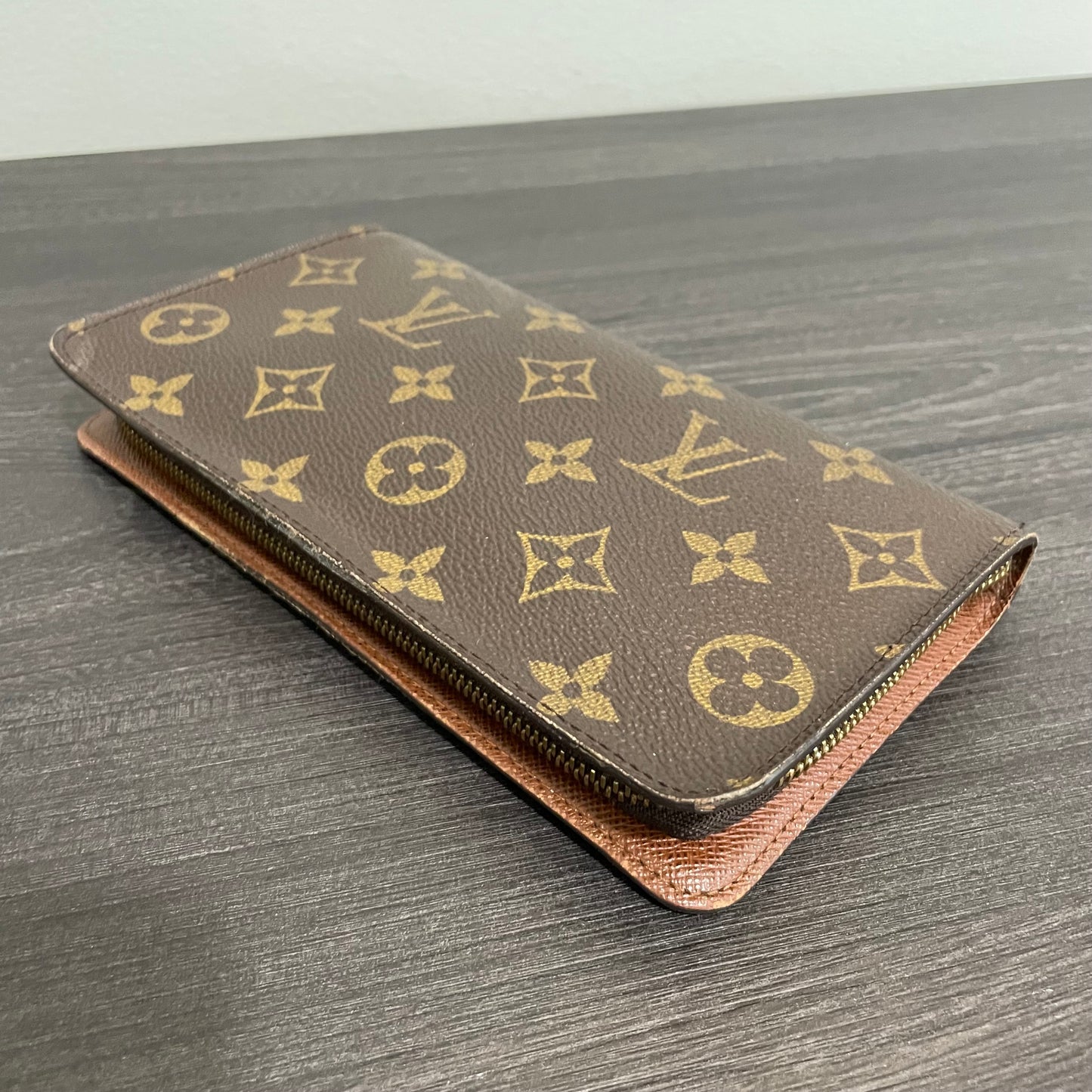 July-9 BAG DROP (Subscriber Price $200) Louis Vuitton Monogram Zippy Wallet