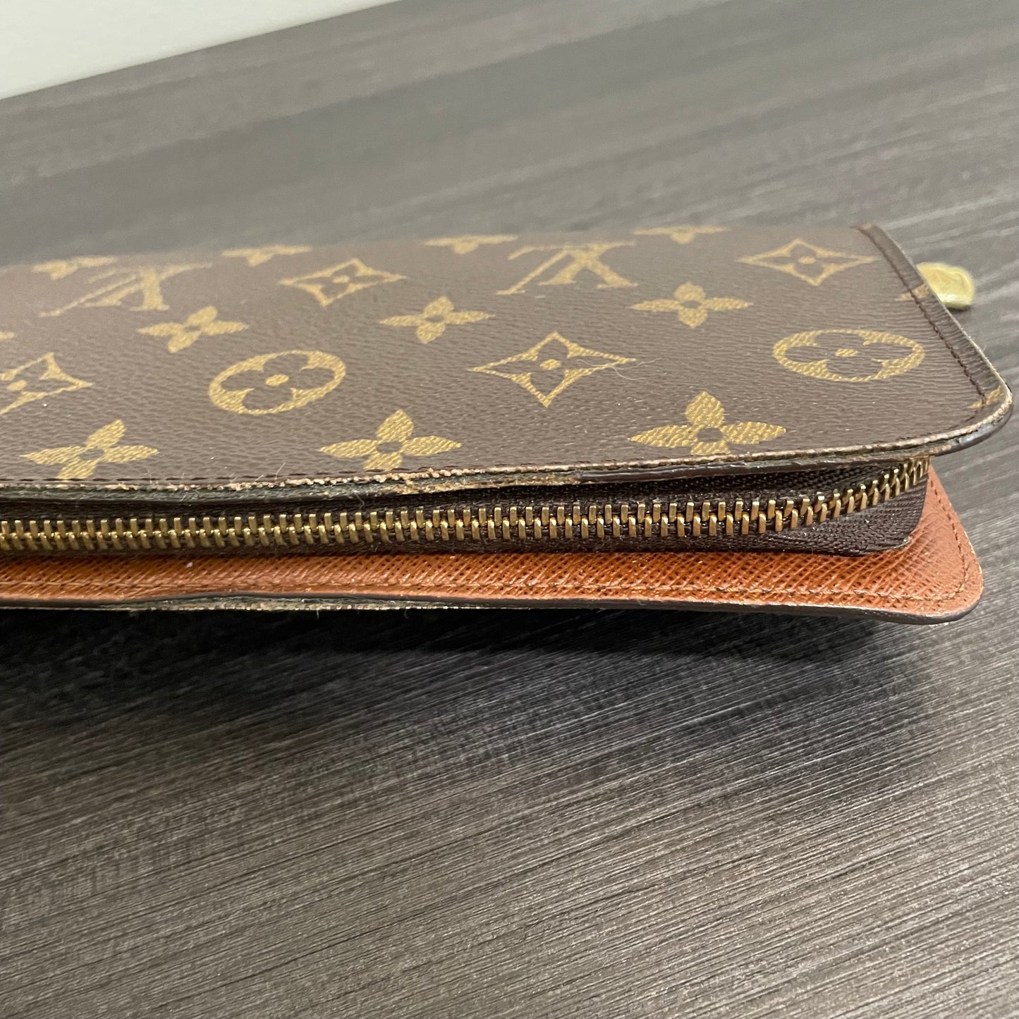 July-9 BAG DROP (Subscriber Price $200) Louis Vuitton Monogram Zippy Wallet