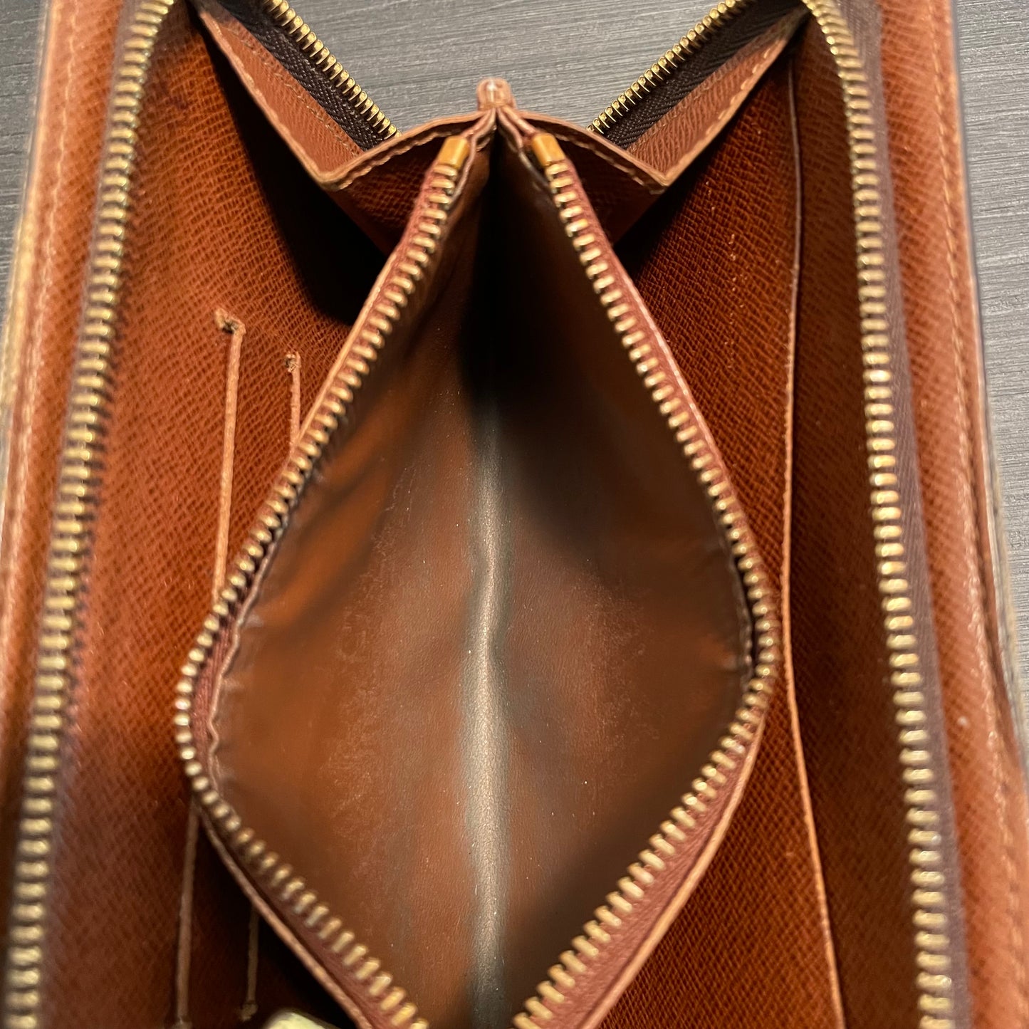 July-9 BAG DROP (Subscriber Price $200) Louis Vuitton Monogram Zippy Wallet