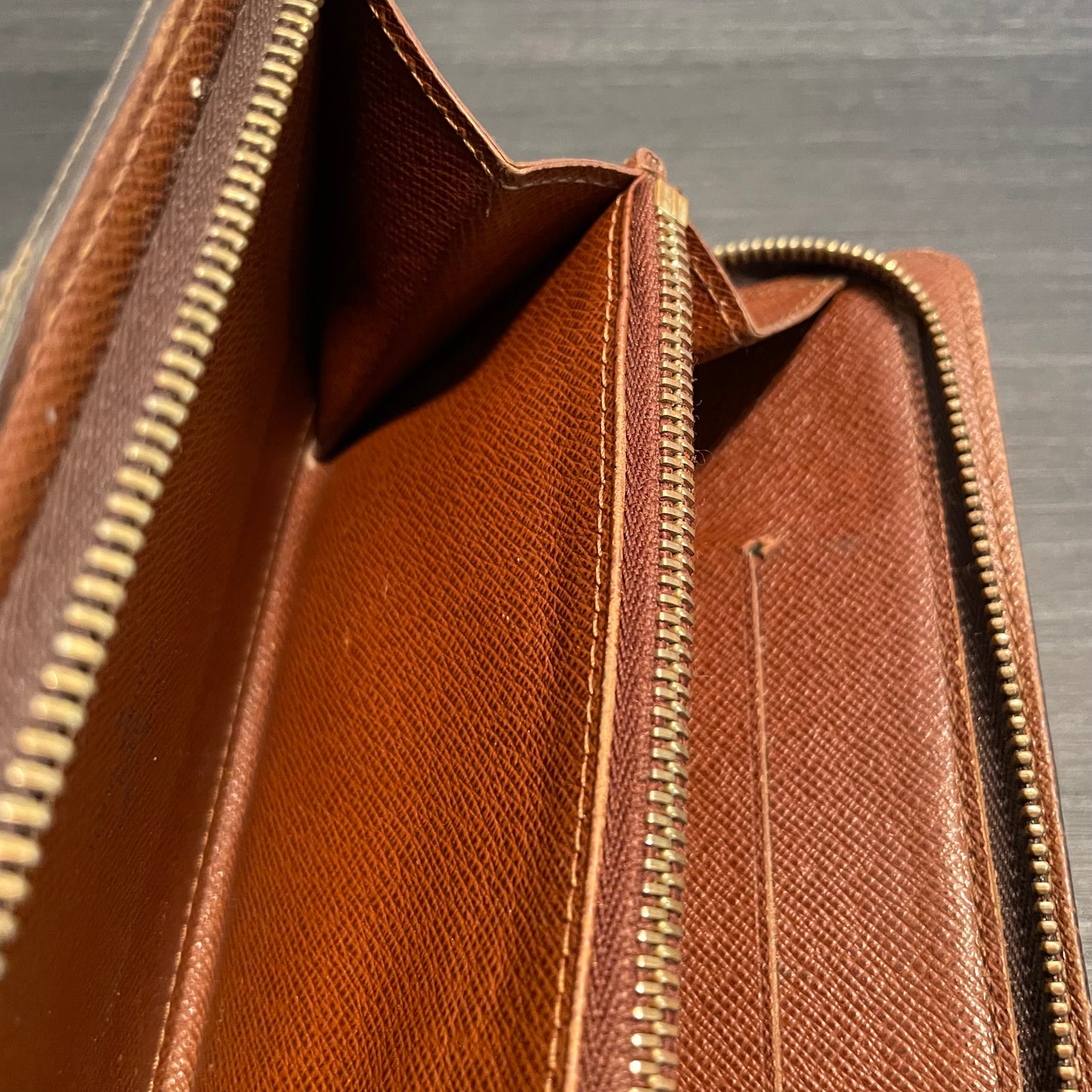 July-9 BAG DROP (Subscriber Price $200) Louis Vuitton Monogram Zippy Wallet