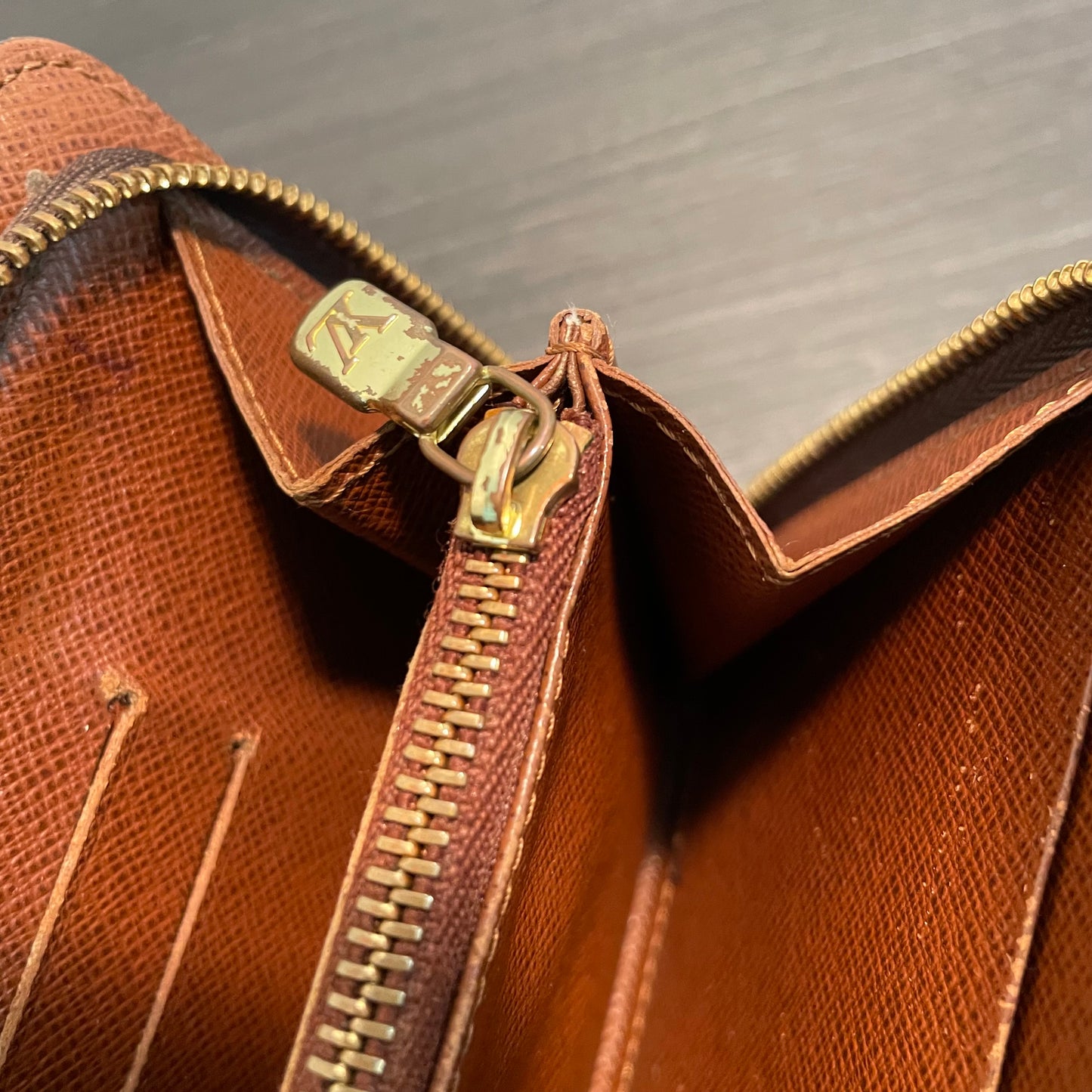 July-9 BAG DROP (Subscriber Price $200) Louis Vuitton Monogram Zippy Wallet