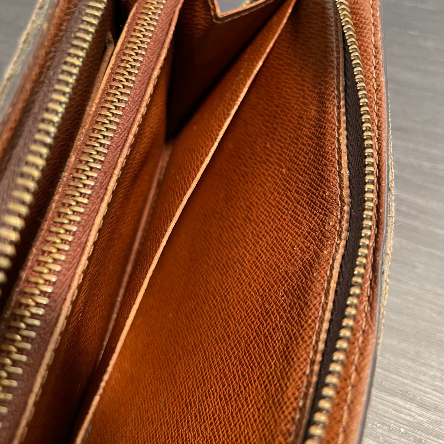 July-9 BAG DROP (Subscriber Price $200) Louis Vuitton Monogram Zippy Wallet