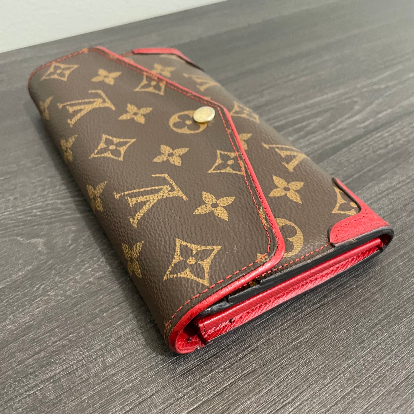 July-9 BAG DROP (Subscriber Price $150) Louis Vuitton Monogram Sarah Retiro Wallet