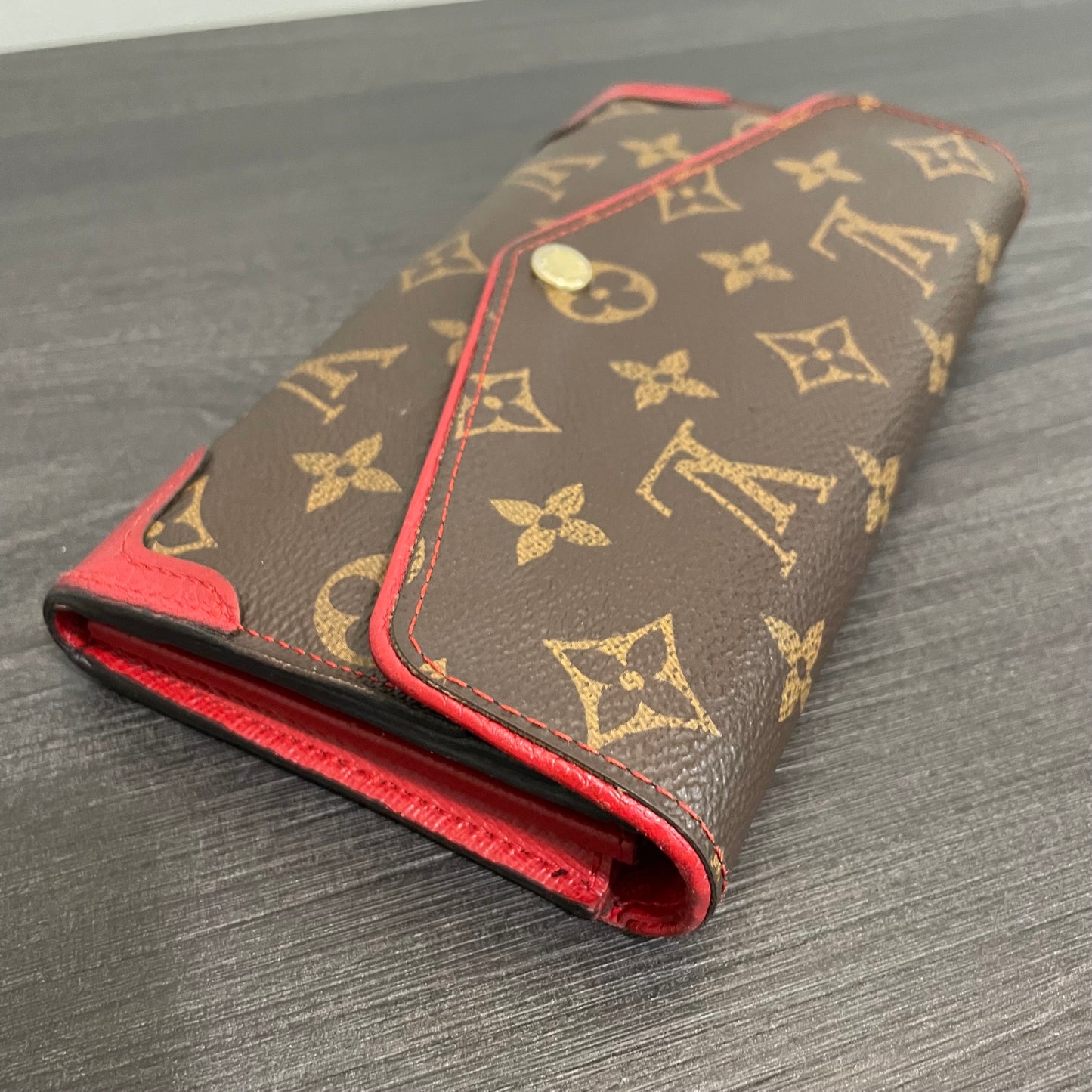 July-9 BAG DROP (Subscriber Price $150) Louis Vuitton Monogram Sarah Retiro Wallet